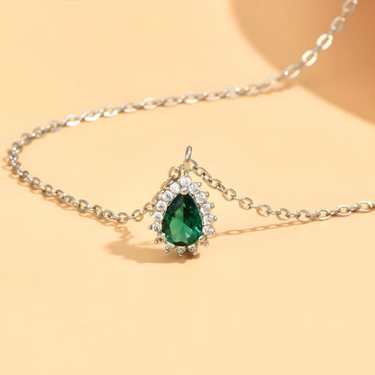 Collier Goutte d’Argent – Trend & Élégance