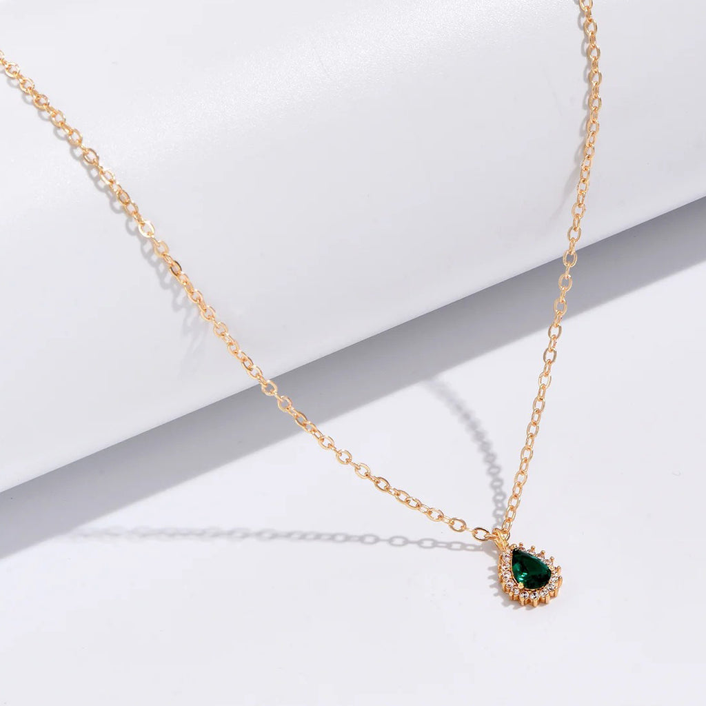 Collier Goutte d’Or – Trend & Élégance